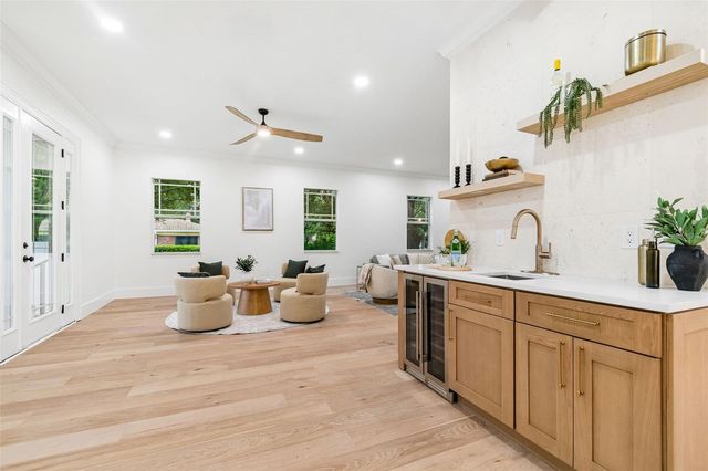 2722 N MYRTLE AVENUE, Tampa, FL 33602