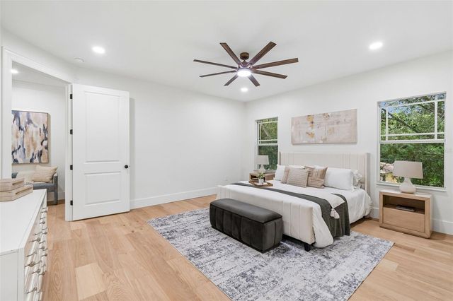 2722 N MYRTLE AVENUE, Tampa, FL 33602