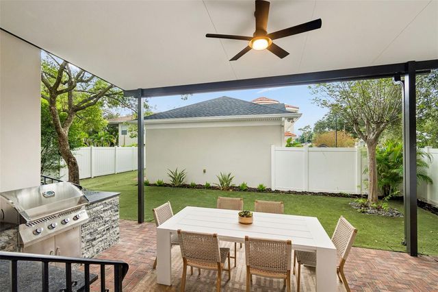 2722 N MYRTLE AVENUE, Tampa, FL 33602