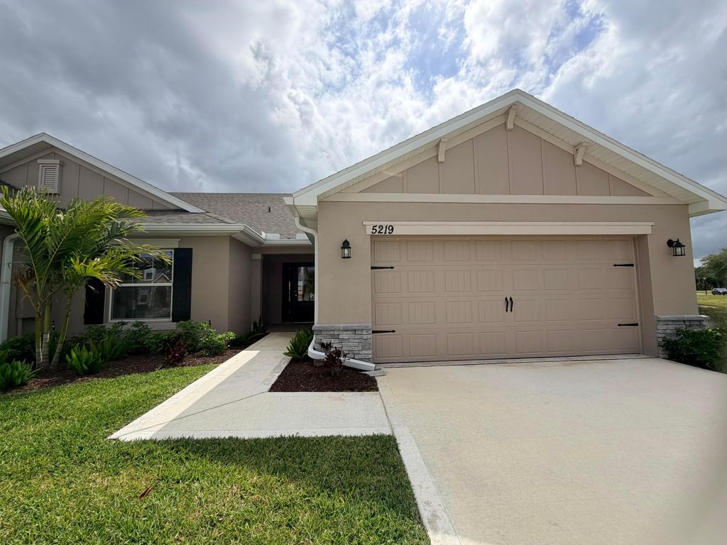 8622 Giovanni Avenue, Fort Pierce, FL 34951