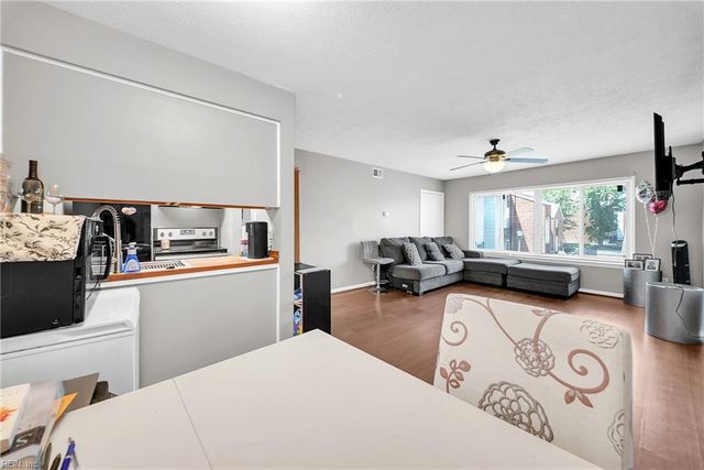 240 Pacific DR, Hampton, VA 23666