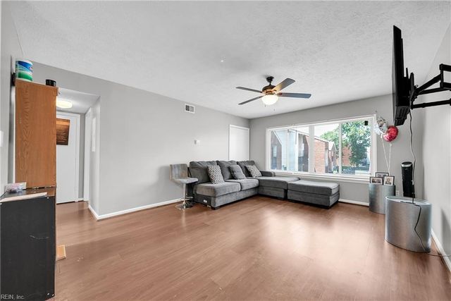 240 Pacific DR, Hampton, VA 23666