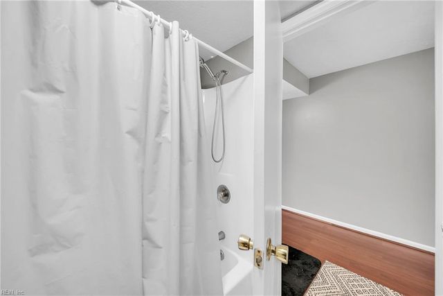 240 Pacific DR, Hampton, VA 23666