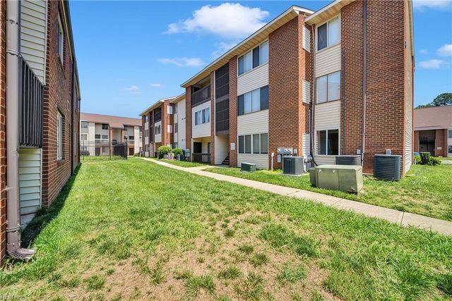 240 Pacific DR, Hampton, VA 23666