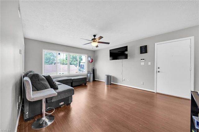 240 Pacific DR, Hampton, VA 23666