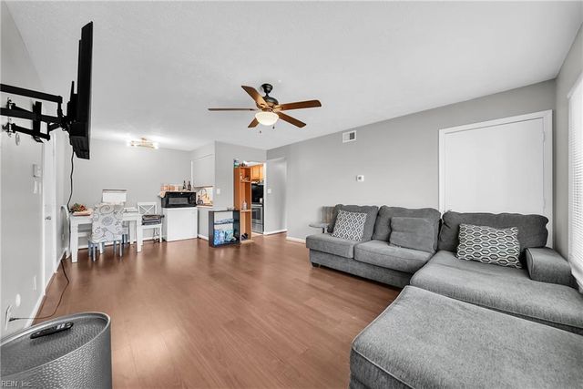 240 Pacific DR, Hampton, VA 23666