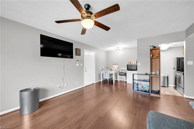 240 Pacific DR, Hampton, VA 23666