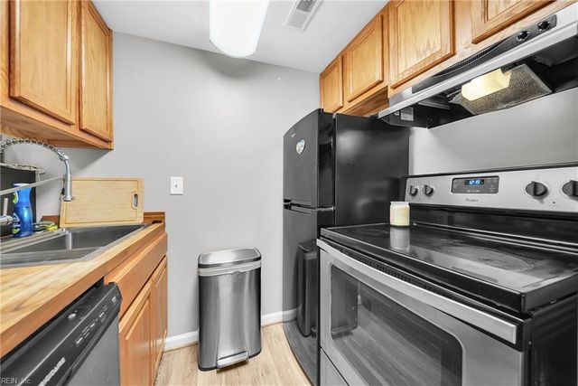 240 Pacific DR, Hampton, VA 23666