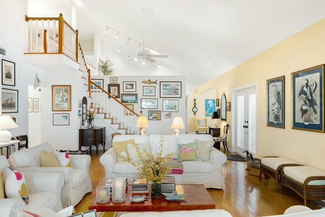 33 Pen Key Drive, Upper Matecumbe Key Islamorada, FL 33036