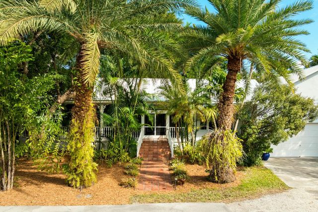 33 Pen Key Drive, Upper Matecumbe Key Islamorada, FL 33036