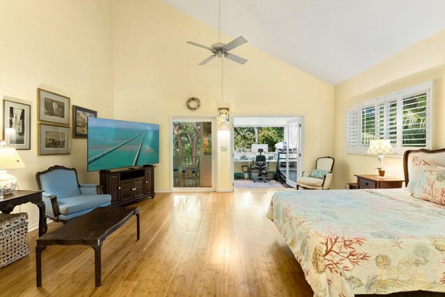 33 Pen Key Drive, Upper Matecumbe Key Islamorada, FL 33036