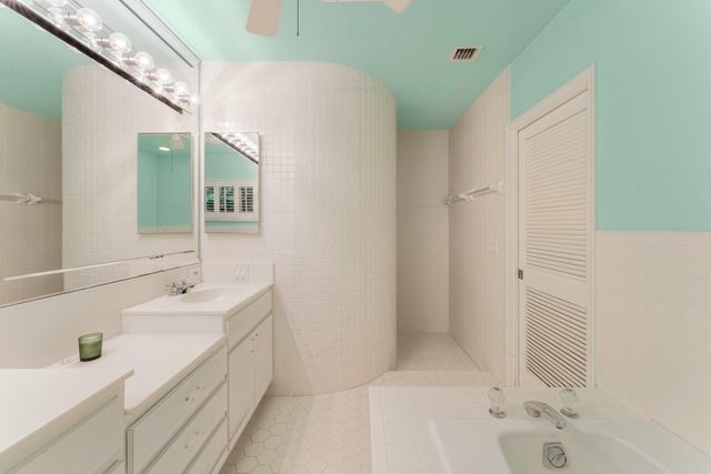 33 Pen Key Drive, Upper Matecumbe Key Islamorada, FL 33036