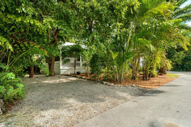 33 Pen Key Drive, Upper Matecumbe Key Islamorada, FL 33036