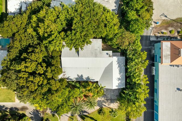 33 Pen Key Drive, Upper Matecumbe Key Islamorada, FL 33036