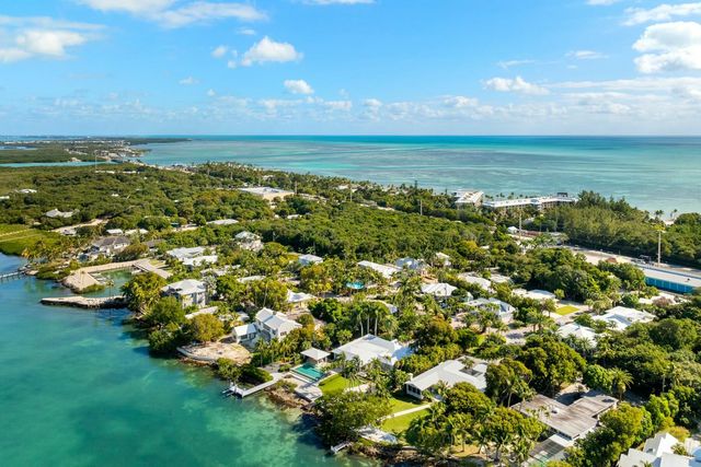 33 Pen Key Drive, Upper Matecumbe Key Islamorada, FL 33036