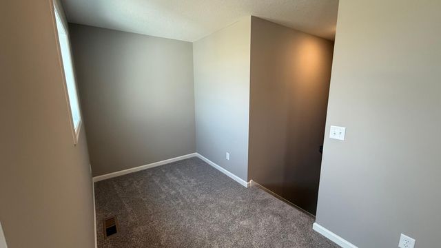 1653 191nd Avenue NE, East Bethel, MN 55011