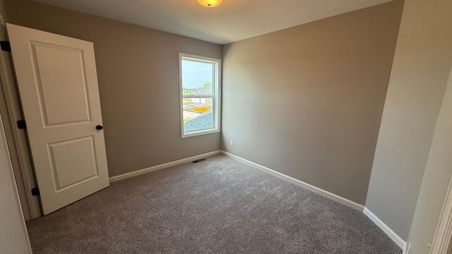 1653 191nd Avenue NE, East Bethel, MN 55011