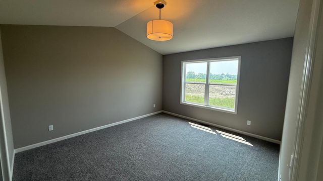 1653 191nd Avenue NE, East Bethel, MN 55011