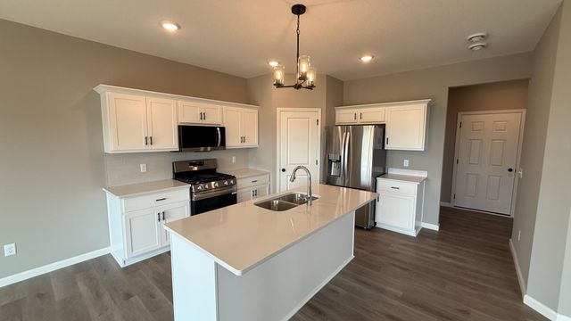 1653 191nd Avenue NE, East Bethel, MN 55011