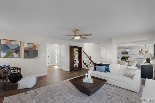 21 Spinning Wheel Lane, St Charles, MO 63368