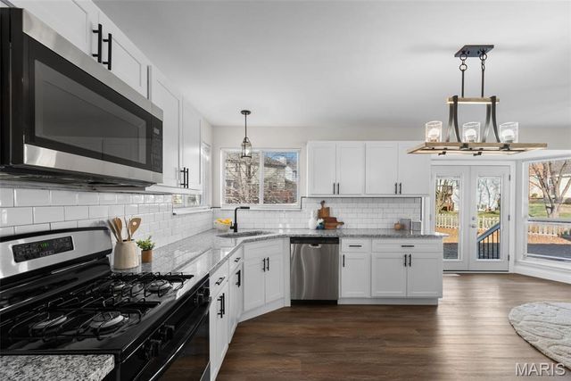 21 Spinning Wheel Lane, St Charles, MO 63368