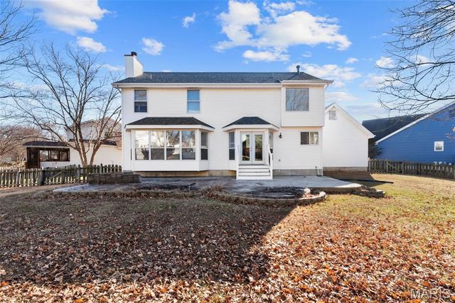 21 Spinning Wheel Lane, St Charles, MO 63368