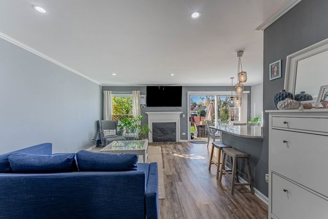 664 Wedgewood Drive, Hanover Park, IL 60133