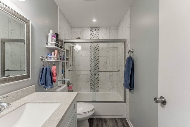 664 Wedgewood Drive, Hanover Park, IL 60133