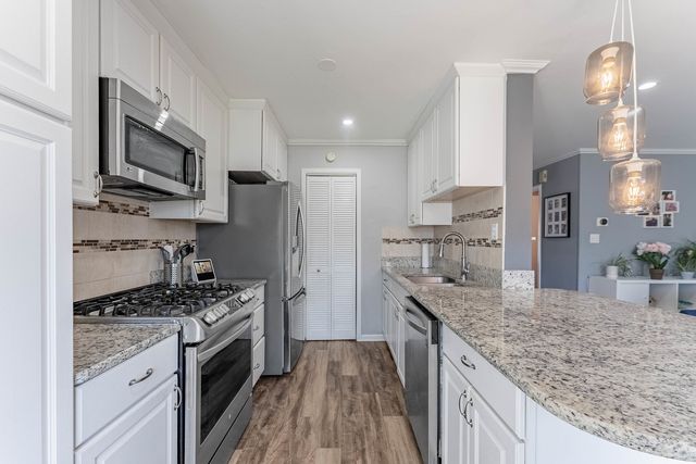 664 Wedgewood Drive, Hanover Park, IL 60133