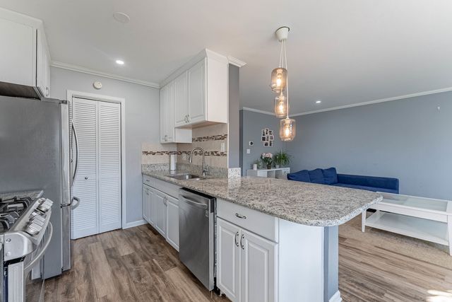 664 Wedgewood Drive, Hanover Park, IL 60133