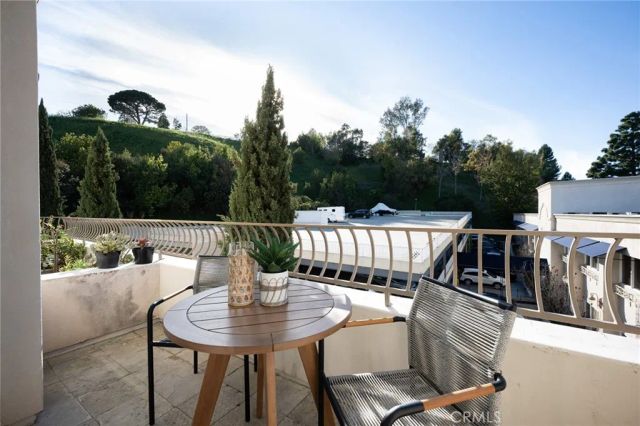 901 Deep Valley Drive 302, Rolling Hills Estates, CA 90274