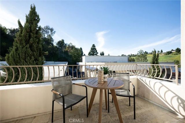 901 Deep Valley Drive 302, Rolling Hills Estates, CA 90274