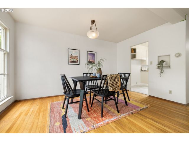 6815 Ne BROADWAY, Portland, OR 97213