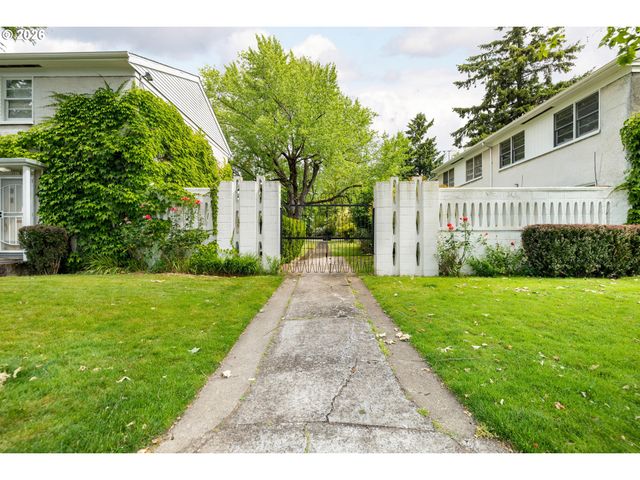 6815 Ne BROADWAY, Portland, OR 97213