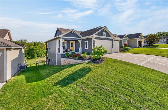 8695 NW 74th Street, Kansas City, MO 64152