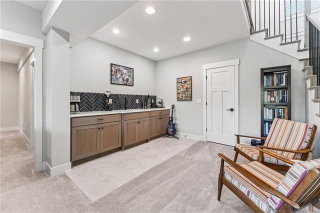 8695 NW 74th Street, Kansas City, MO 64152