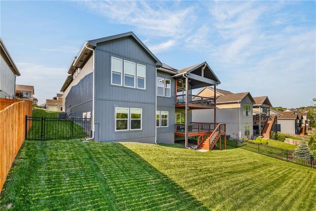 8695 NW 74th Street, Kansas City, MO 64152