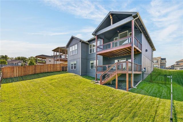 8695 NW 74th Street, Kansas City, MO 64152