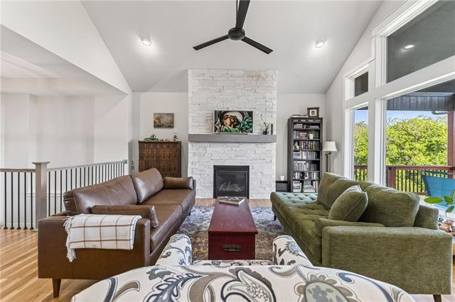 8695 NW 74th Street, Kansas City, MO 64152
