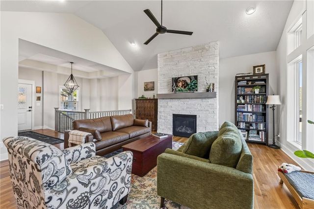 8695 NW 74th Street, Kansas City, MO 64152