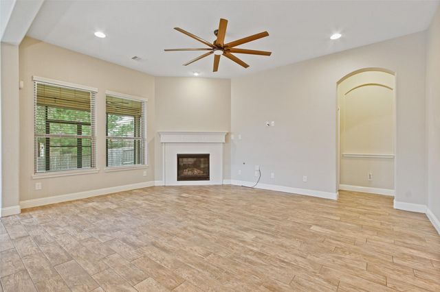 3556 Woods Estates Drive, Conroe, TX 77304