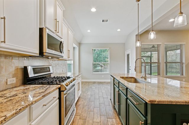 3556 Woods Estates Drive, Conroe, TX 77304