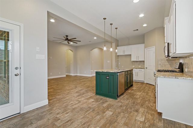 3556 Woods Estates Drive, Conroe, TX 77304