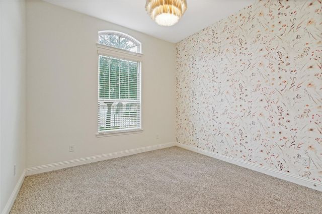 3556 Woods Estates Drive, Conroe, TX 77304