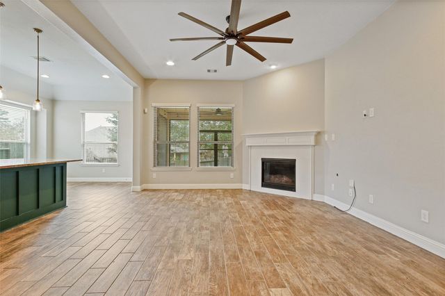 3556 Woods Estates Drive, Conroe, TX 77304