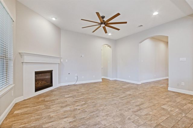 3556 Woods Estates Drive, Conroe, TX 77304