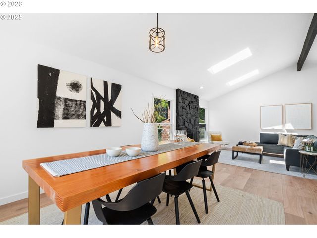 2 FALSTAFF St, Lake Oswego, OR 97035