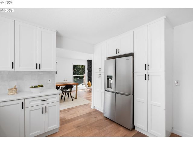 2 FALSTAFF St, Lake Oswego, OR 97035