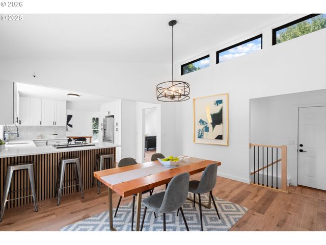 2 FALSTAFF St, Lake Oswego, OR 97035