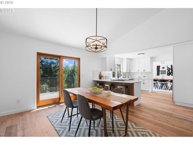 2 FALSTAFF St, Lake Oswego, OR 97035